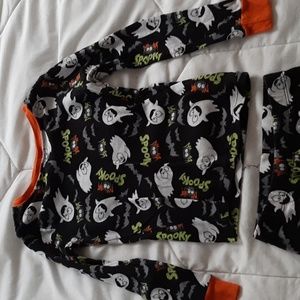CHIDRENS SIZE 6 HALLOWEEN PAJAMAS BLACK WITH WHITE GHOST FOR BOY OR GIRL